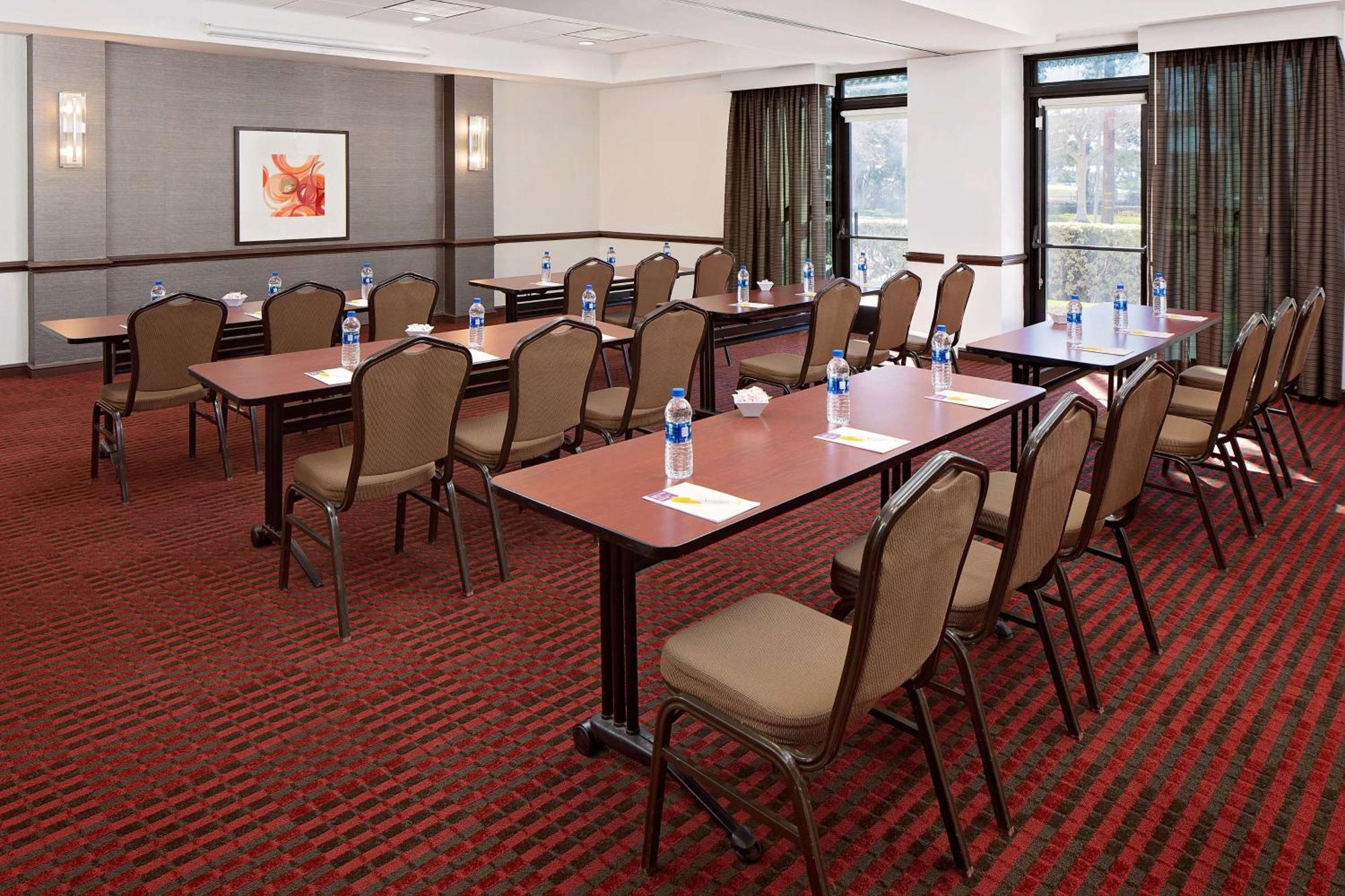 Hyatt Place Ontario/Rancho Cucamonga Экстерьер фото